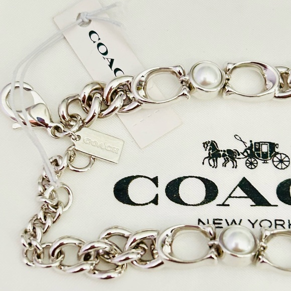 💰SOLD💰Coach Signature Kissing C's Bracelet - Picture 5 of 11